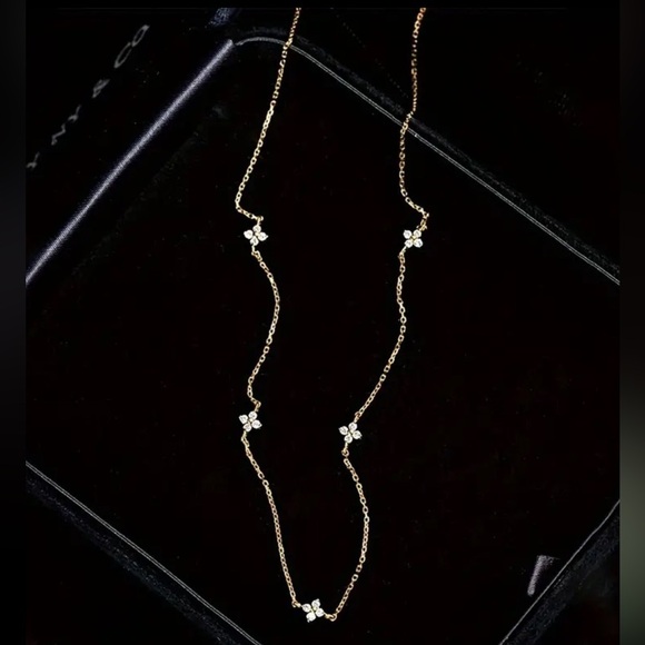 925 Sterling Silver Exquisite Four Leaf Clover Zircon Necklace - Picture 5 of 7